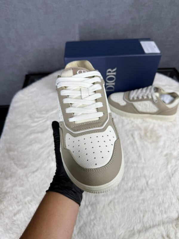 Christian Dior B27 Beige