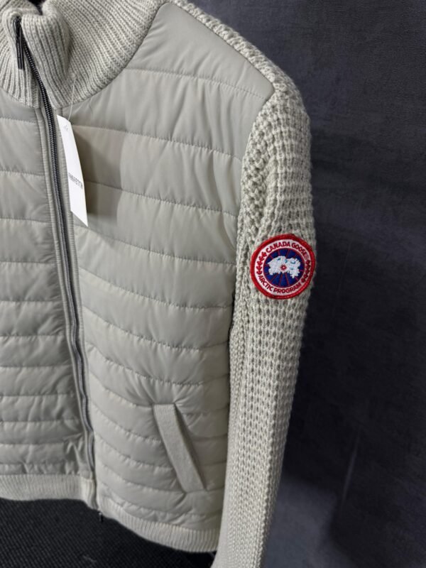 Canada Goose Cardigan Beige, Rode Logo
