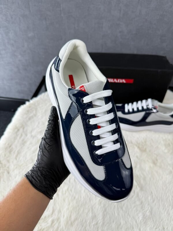 Prada Cups Dark Blue Glans