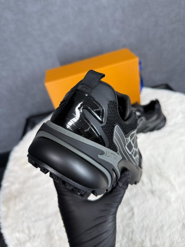 Louis Vuitton Runner Tatic New Sneakers Black