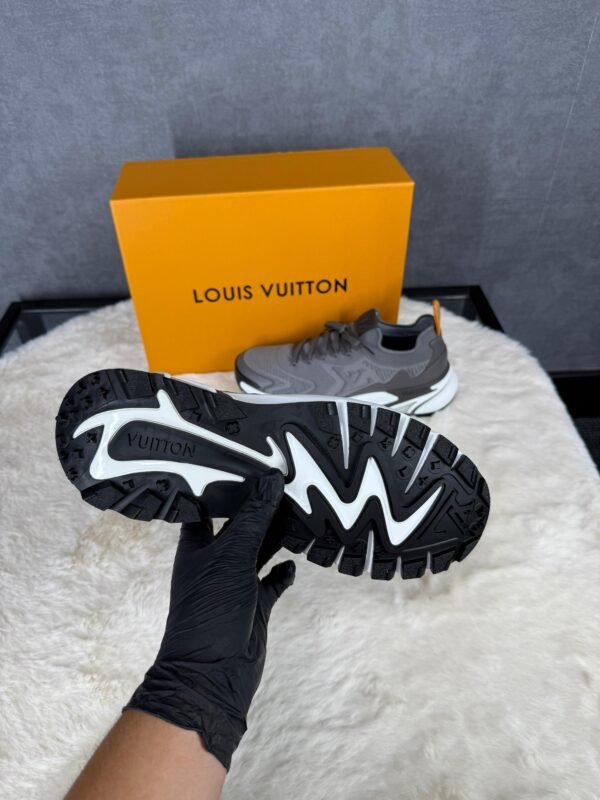 Louis Vuitton Tatic Grijs Sneakers