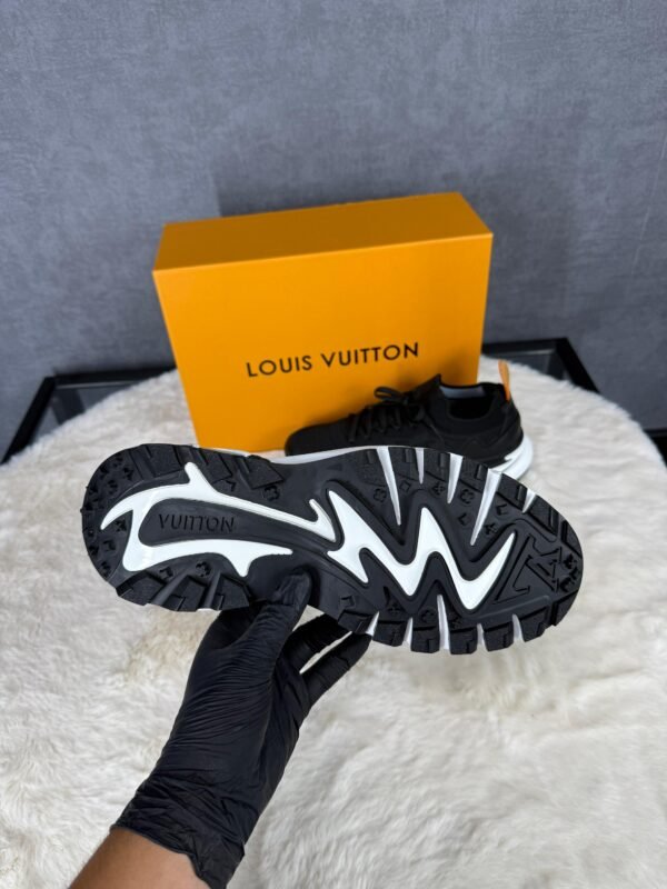 Louis Vuitton Tatic Black White