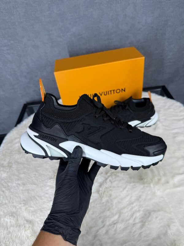 Louis Vuitton Tatic Black White