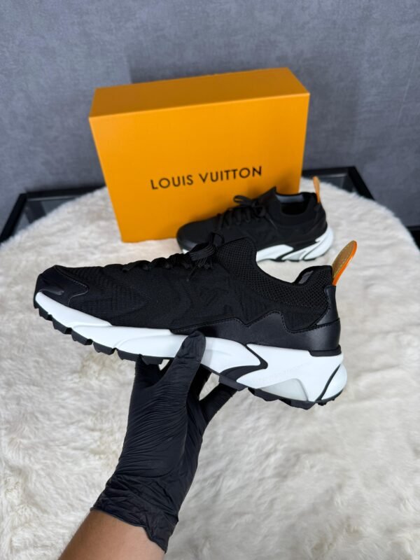 Louis Vuitton Tatic Black White