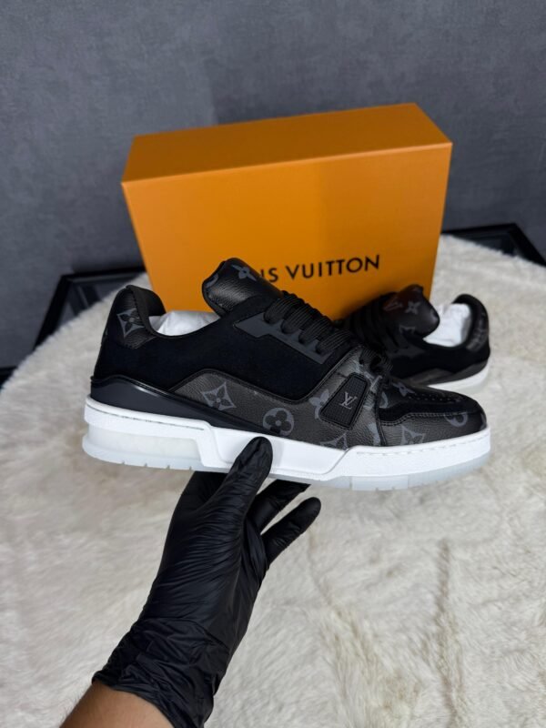 Louis Vuitton Runners Black White