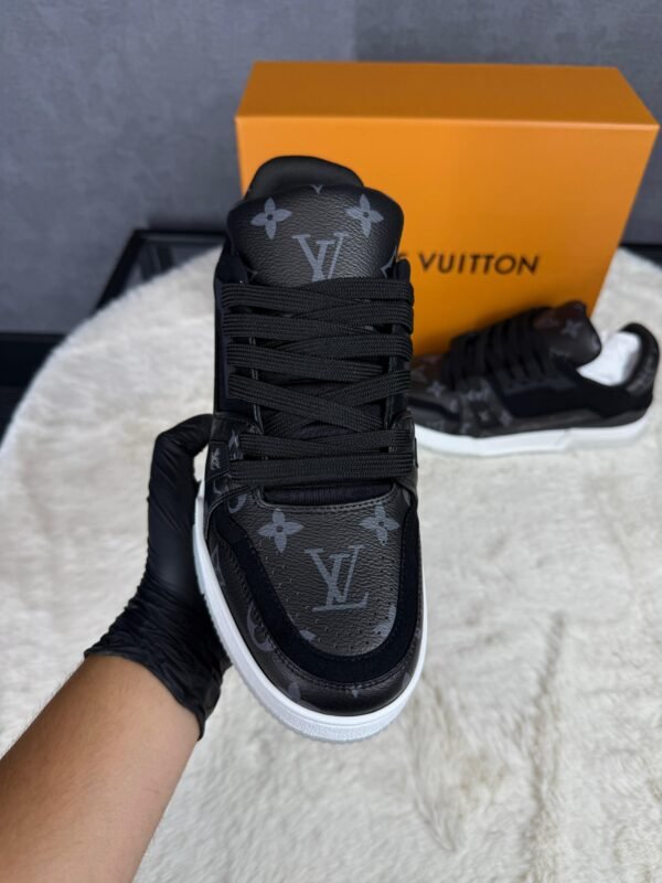 Louis Vuitton Runners Black White