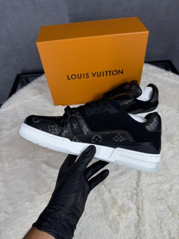 Louis Vuitton Runners Black White