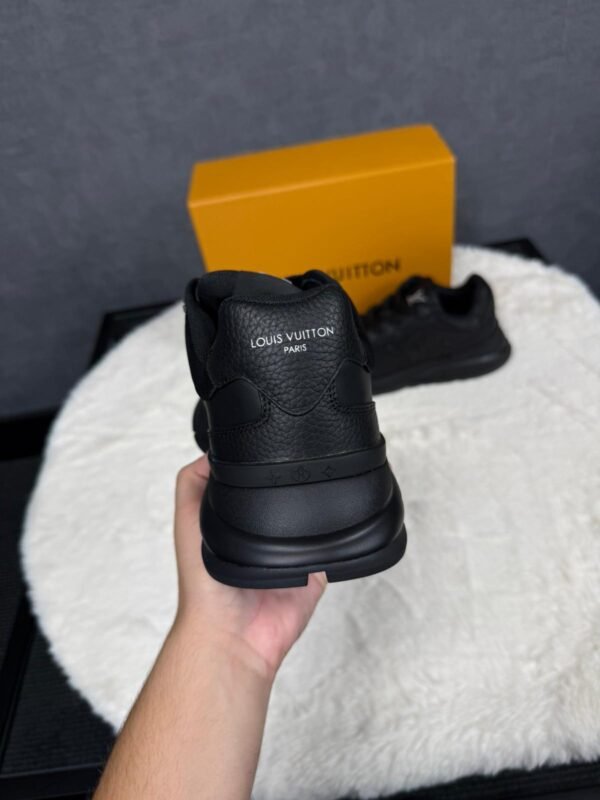 Louis Vuitton Classic, Black on Black