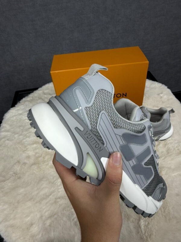 Louis Vuitton Runner Tatic New Sneakers Grey