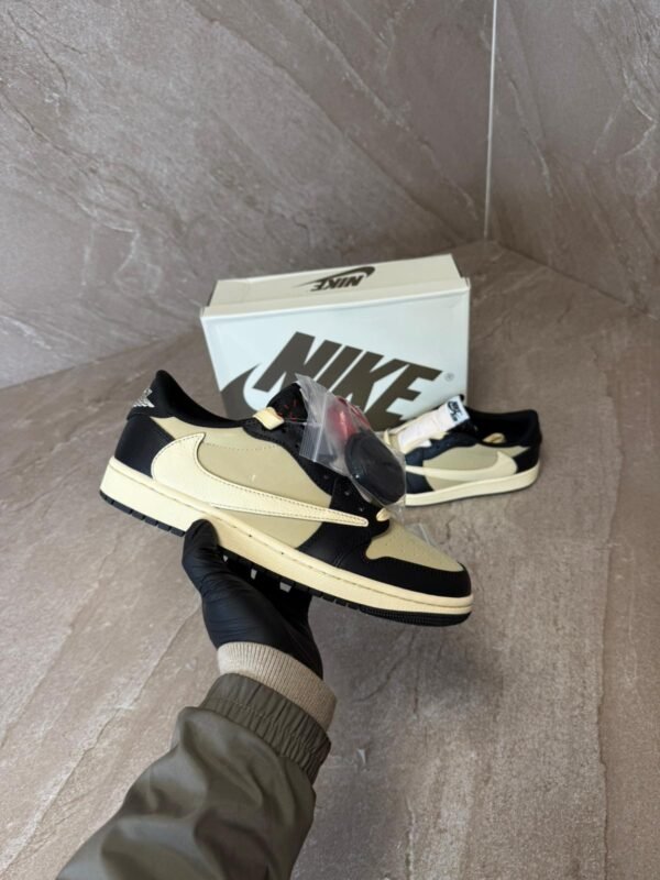 Nike Air Jordan 1 Low Travis Scott Pale Vanilla