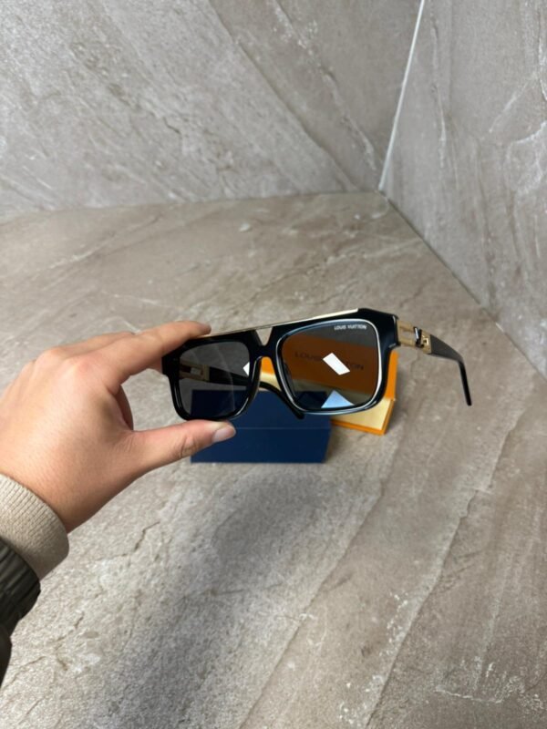 Louis Vuitton Mascot Pilot Square Sun Glasses