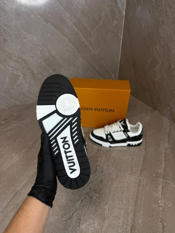 Louis Vuitton Trainers Black White