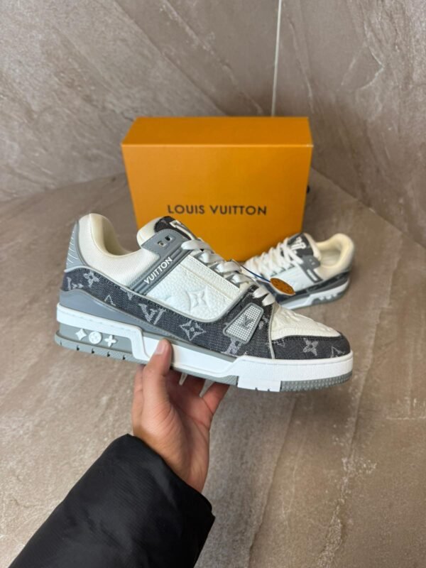 Louis Vuitton Trainers Grey White