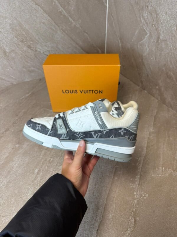 Louis Vuitton Trainers Grey White