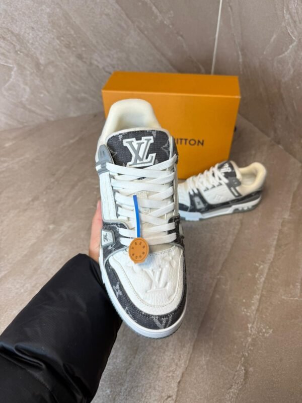 Louis Vuitton Trainers Grey White