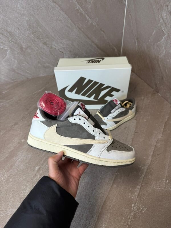 Travis Scott Air Jordan Reverse Mocha