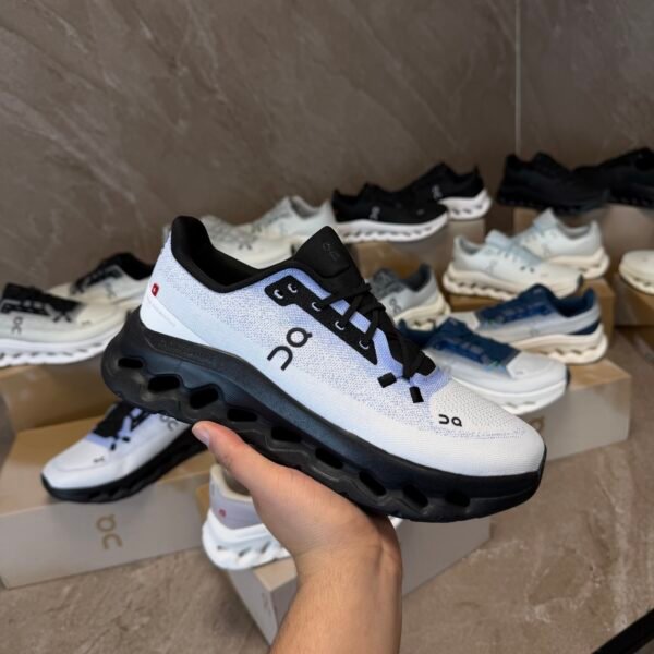 On Cloudtilt Sneaker Light Blue - Black