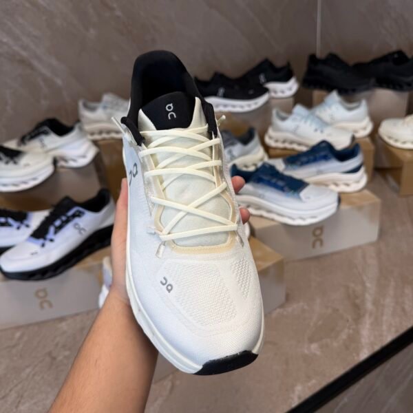 On Cloudtilt Sneaker White - Beige