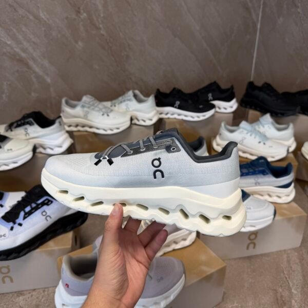 On Cloudtilt Sneaker Mist Grey