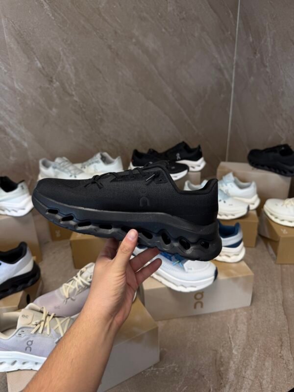 On Cloudtilt Sneaker Black on Black