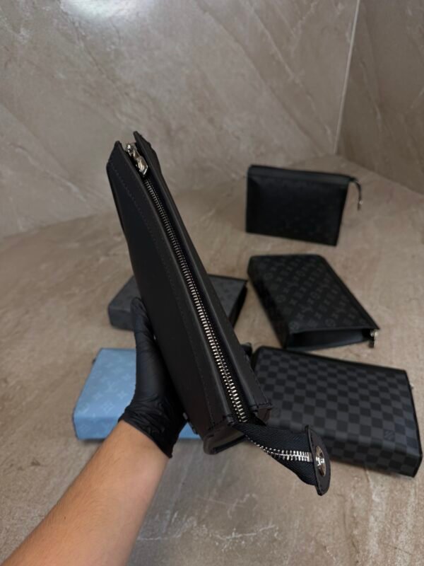 Louis Vuitton Takeoff Pouch LV Aerogram Black