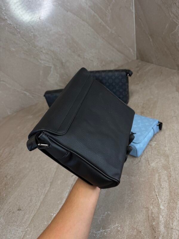 Louis Vuitton Takeoff Messenger Bag Leather Black