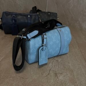 Louis Vuitton Keepall Bandoulière 25 Sky Blue