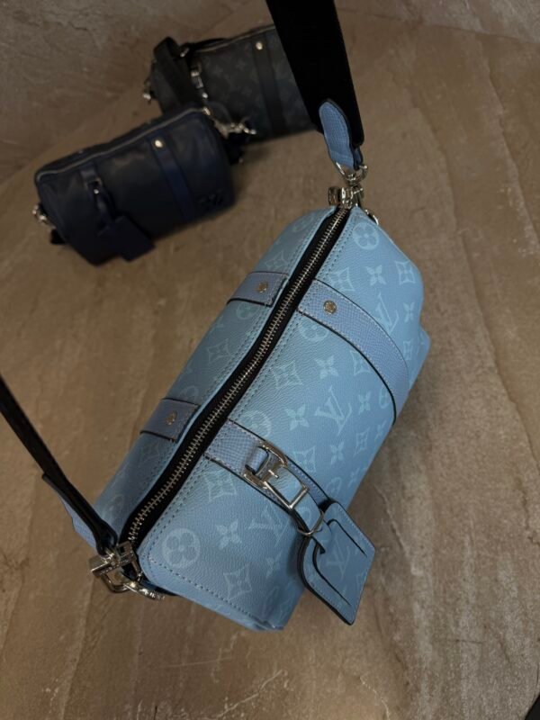Louis Vuitton Keepall Bandoulière 25 Sky Blue