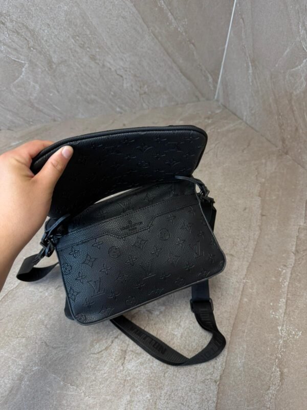 Louis Vuitton Trio Messenger Black Leather