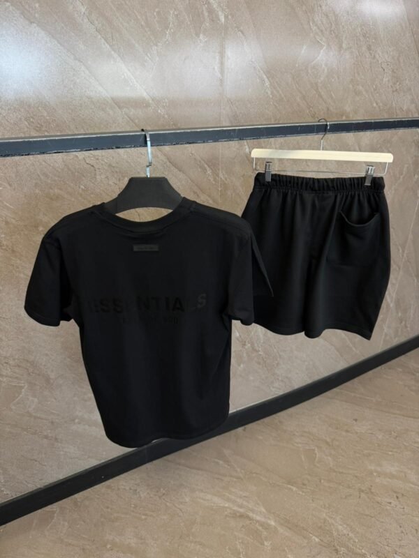 Essential Summerset Black on Black