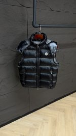 Moncler Black Bodywarmer Met Capuchon High Quality - Afbeelding 2