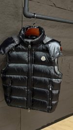 Moncler Black Bodywarmer Met Capuchon High Quality - Afbeelding 4